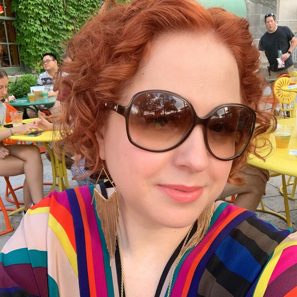 Meet your Posher, Suzanne